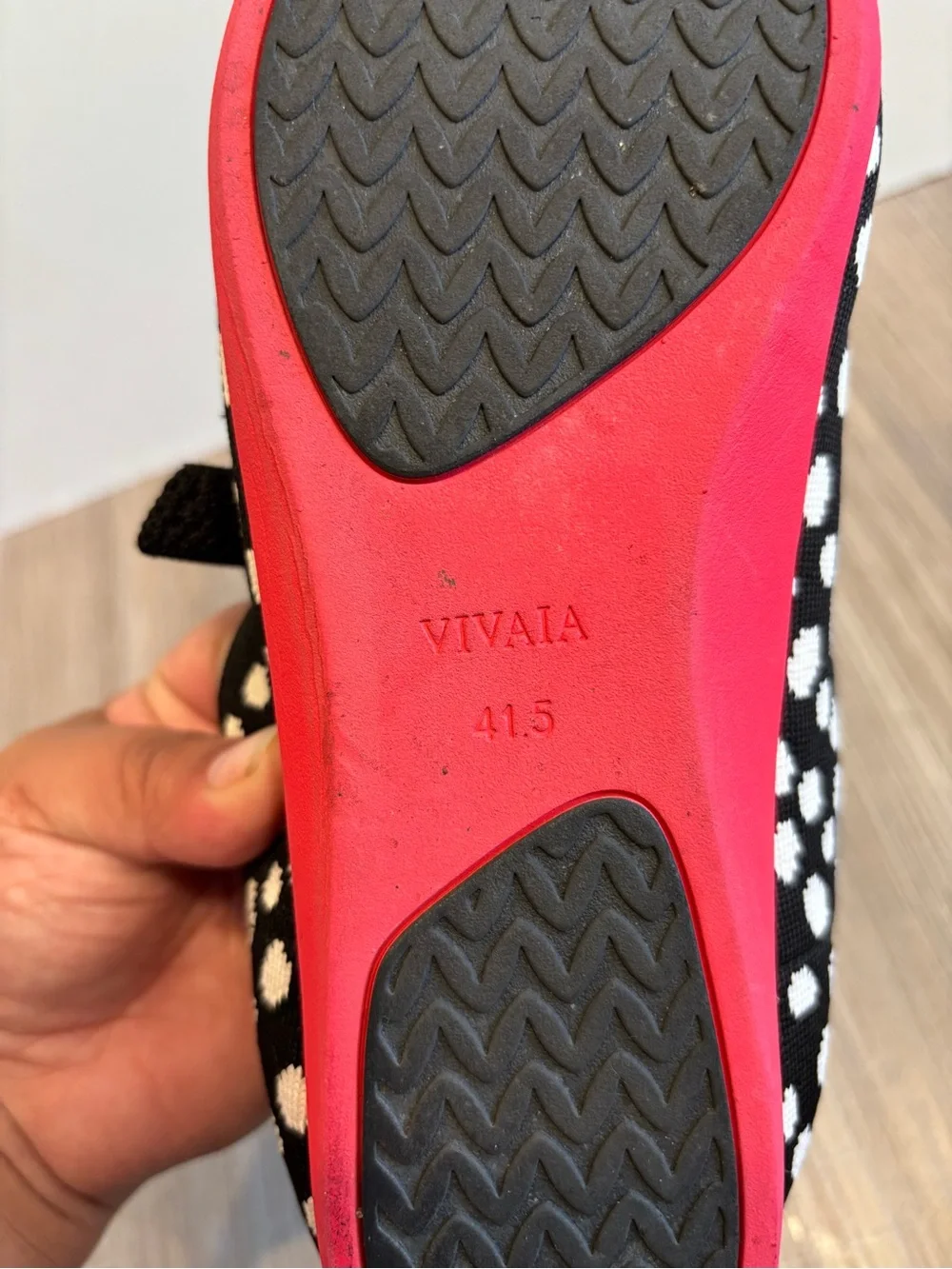 Vivaia chic black